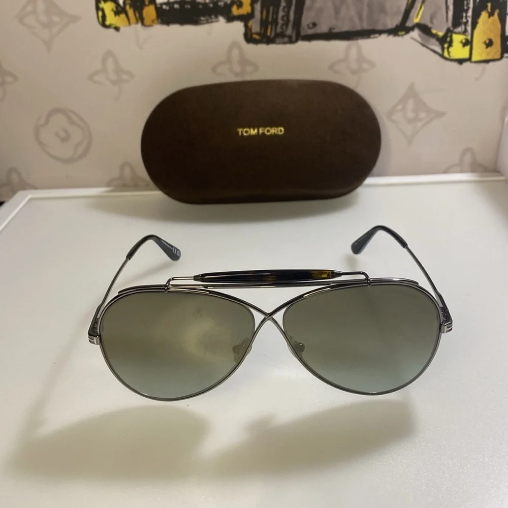 New Tom Ford Unisex Holden Brown Gradient Pilot  Sunglasses FT0818 08G
